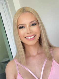 Vivian Lola