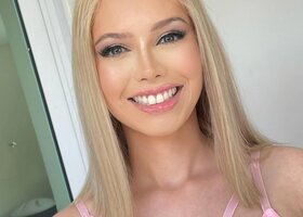 Vivian Lola