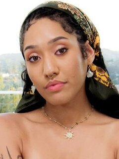 Tia Tamera