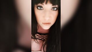 Harmony Reigns - Up Close And Personal