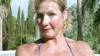 Molly - POV : Mature MILF Molly Takes Up Pool Girl Duties And Sweetens The Deal - AuntJudys