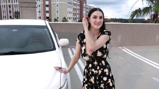 TheGorillaGrip - meeting a fan, parking garage 4k