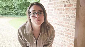 Innocenthotwifexxx - Locked out DESPERATE FOR A PEE
