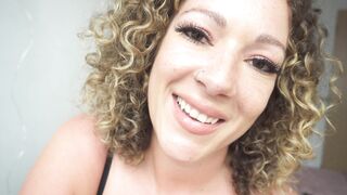 SashaCurves - A Tiny Snack For A Hungry Giantess