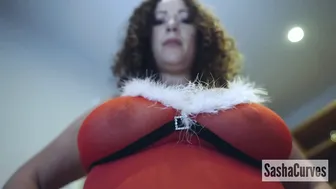 SashaCurves - Giantess Christmas: Not Home Alone