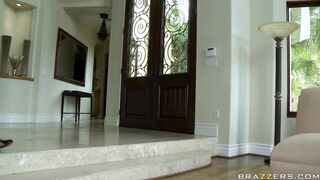 Lisa Ann - Jogging Around The Cock - MommyGotBoobs