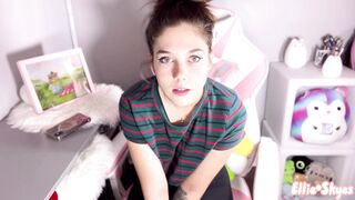 Ellie Skyes - Innocent Sis Sex-Ed