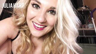 Julia Robbie - GIANTESS PLAYS WITH YOU