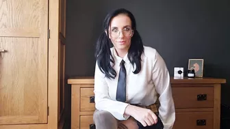 MrsHNylons - Angry Schoolgirl Catches You