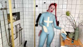 Miss Fetilicious - Dildo Shower