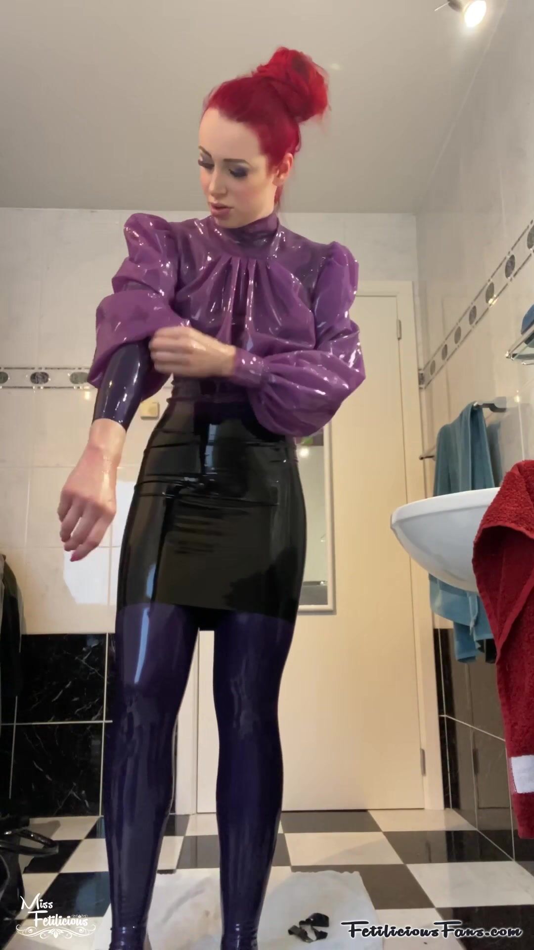 Miss Fetilicious - Latex Shopping Day