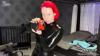 Miss Fetilicious - Trying the New Studio Gum Gear
