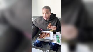 Johnlegendary - Football and Pizza Mukbang